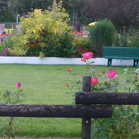 A L'abri Des Vents Bed and breakfast