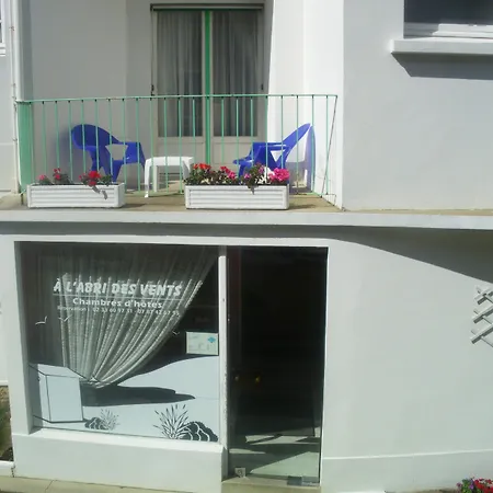 A L'abri Des Vents Bed & Breakfast 3*